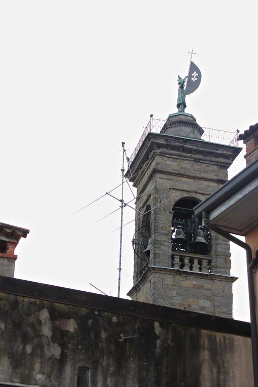 Casa Vacanza Fontana Del Delfino Бергамо Номер фото
